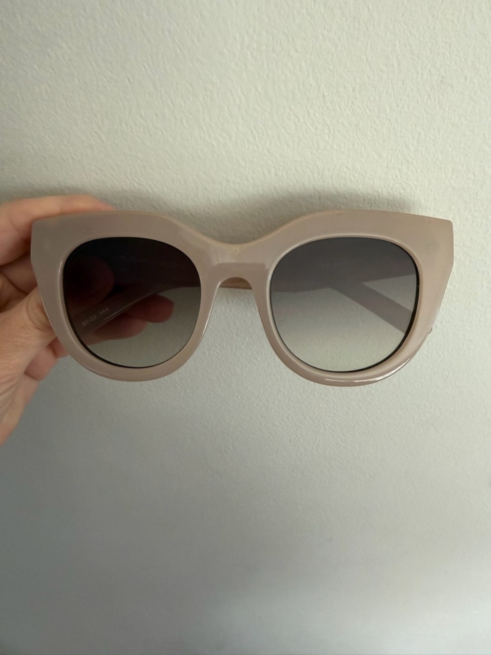 Le Specs Air Heart Sunglasses with Gradient Lenses